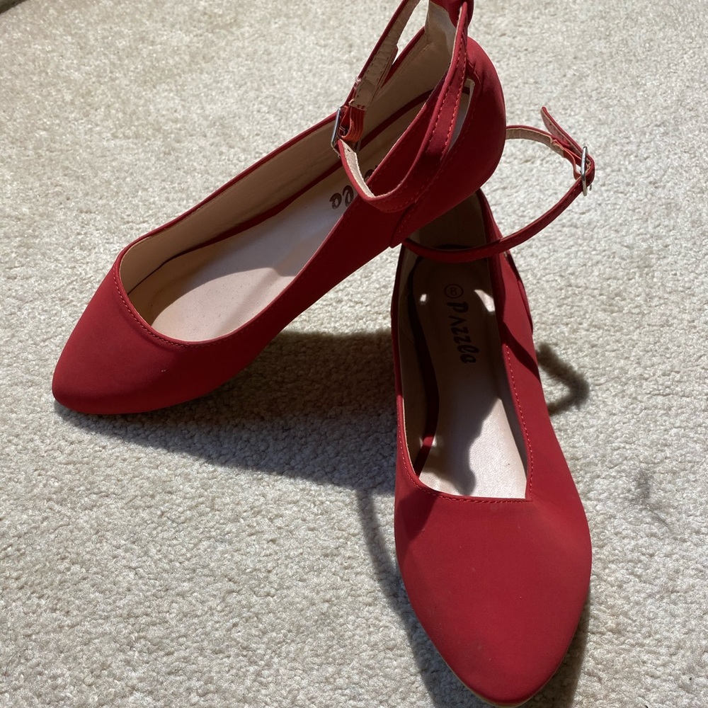 Retro Red Pointed Flats